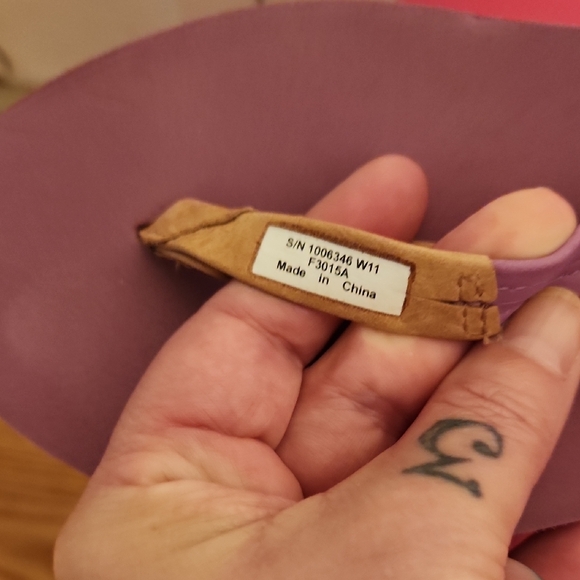 UGG Women's Sandals in Purple and Gold 2" wedge w/ a 1.5" platform NWOT No Box - Picture 2 of 4